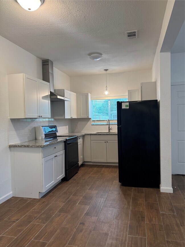 Foto del edificio - 9834 Pelsey St