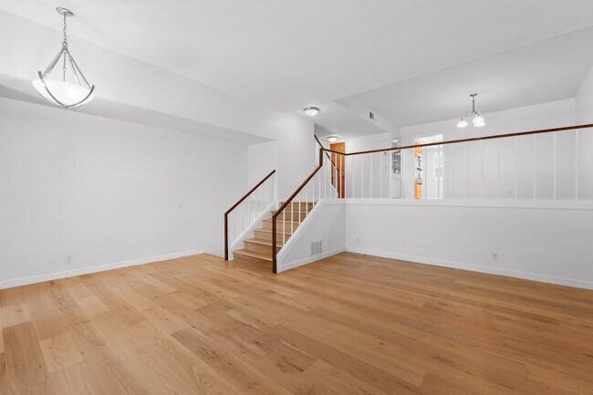 Foto del edificio - 13044 Mindanao Way