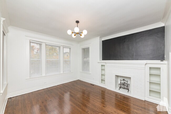 Foto del edificio - 3319 W Belden Ave