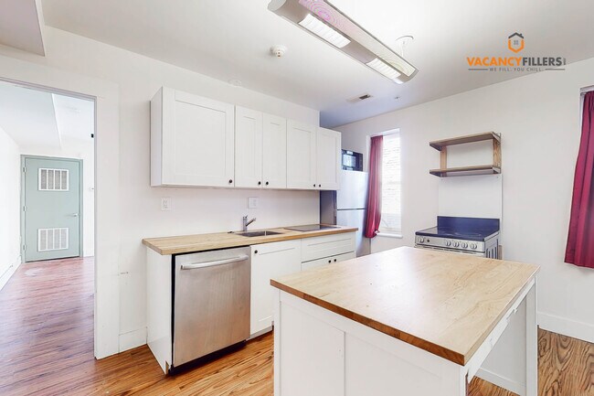 Building Photo - FREE PARKING! 1 bed in Mount Vernon w/free...