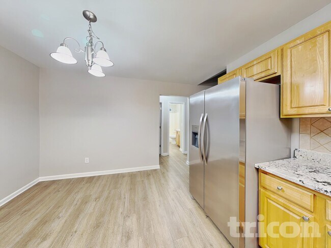 Foto del edificio - 35 Atherton Dr