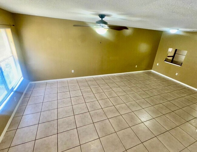 Foto del edificio - 1605 Shady Ridge Ct