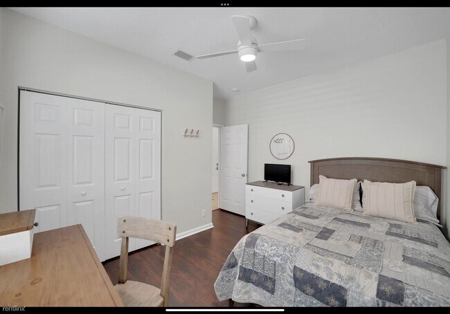 Foto del edificio - 4 br, 2.5 bath House - 7922 Monarch Ct