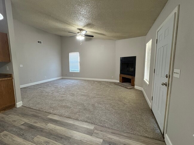 Building Photo - 824 Hardy Springs Cir