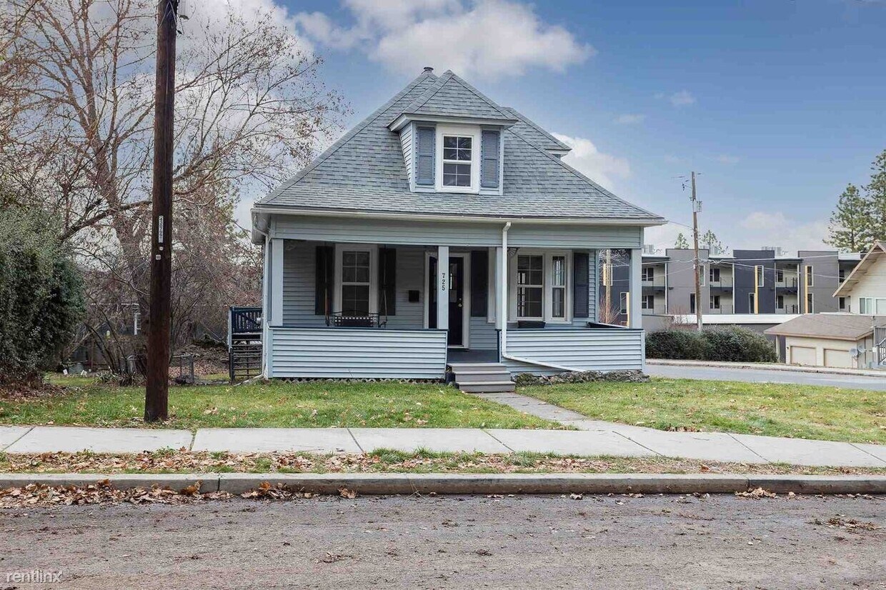 Primary Photo - 3 br, 2 bath House - 725 E 8th Ave