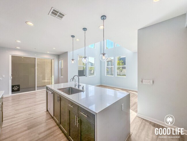 Building Photo - SD: Modern 3BD/3.5BA Townhome in Otay Ranch with Bonus Room, Private Patio & Whole-Home Water Sof...