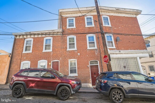 Building Photo - 4417 Baker St