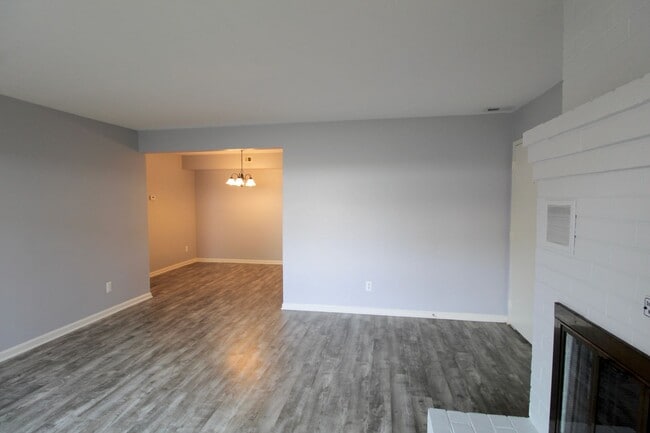 Building Photo - 1010 Blue Ridge Dr