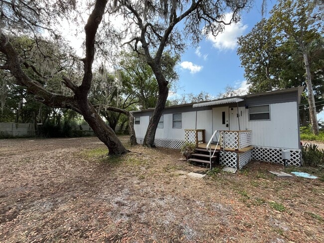 Building Photo - 12617 Palm Lake View