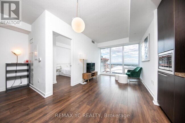 Photo du bâtiment - 125 Blue Jays Way