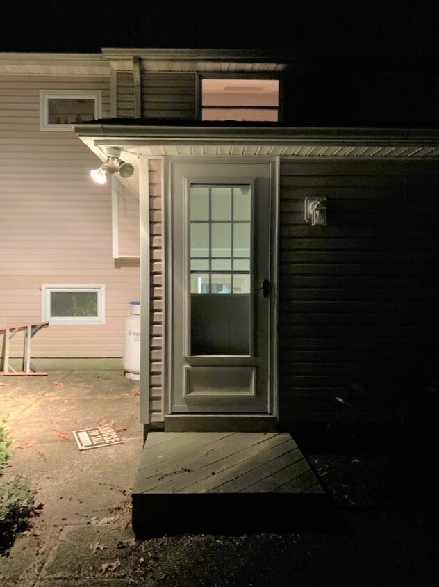 27 Heston Rd, Shirley, NY 11967 House Rental in Shirley, NY