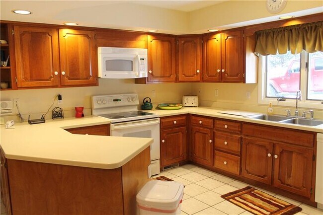 Foto del edificio - 282 Alpine Heights Rd
