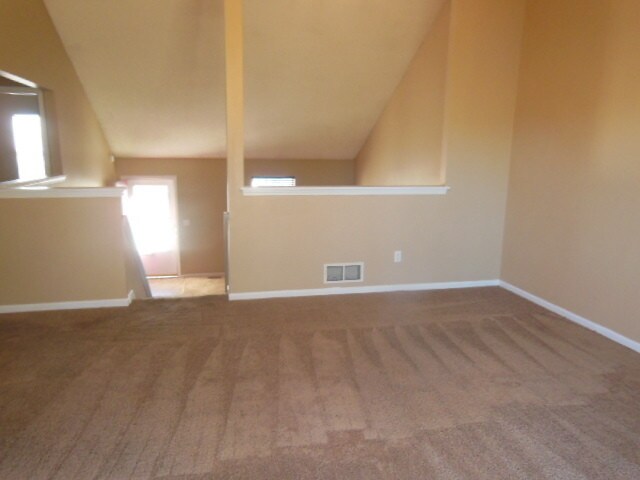 Building Photo - fall in love with this spacious duplex
