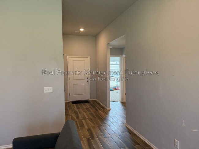 Building Photo - 15416 Hill Branch Rd