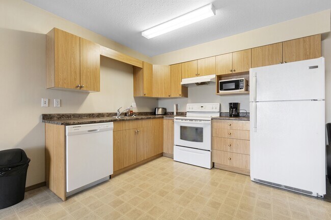 Photo du bâtiment - 12015-12015 Royal Oaks Dr