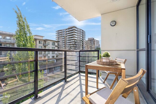 Photo du bâtiment - 124 W 1st St