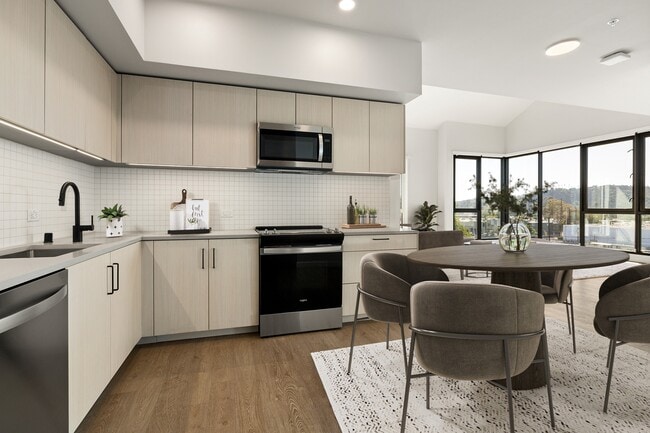 Building Photo - Avenue 34