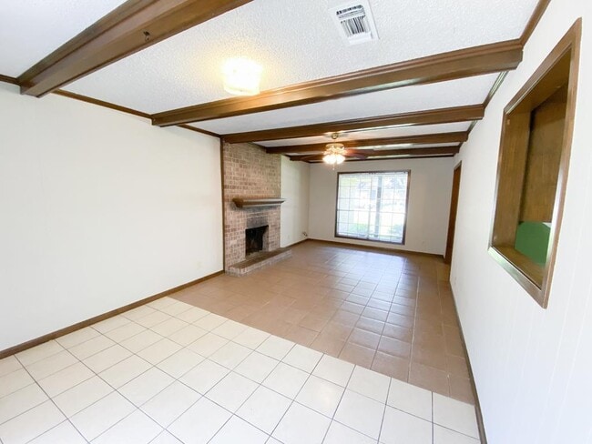 Building Photo - 304B Westwood