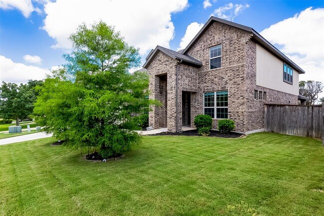 Foto del edificio - 4221 Valley Oaks Dr