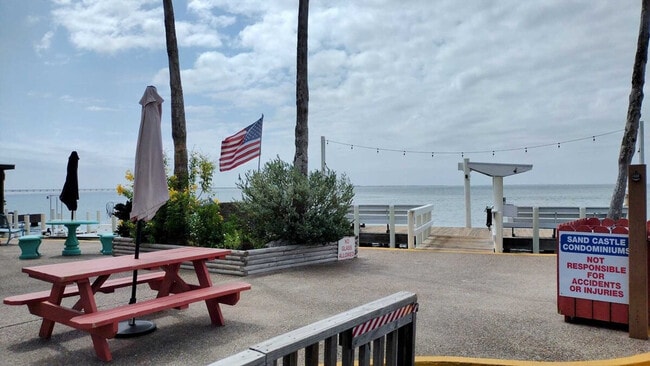 Building Photo - 200 W Kingfish St