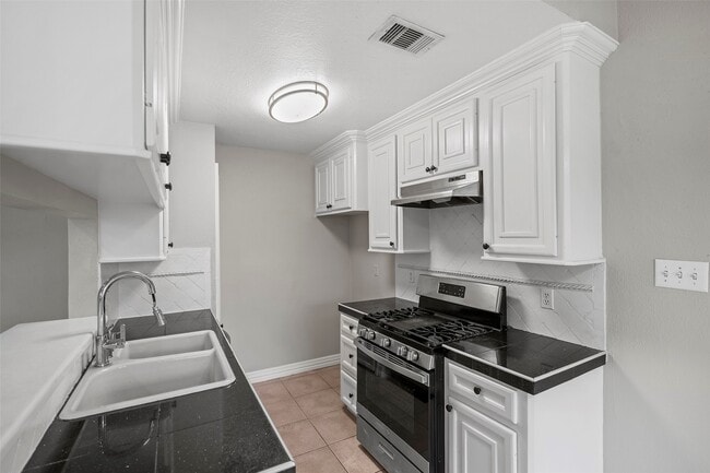 Building Photo - 13639 Tanvern Ln