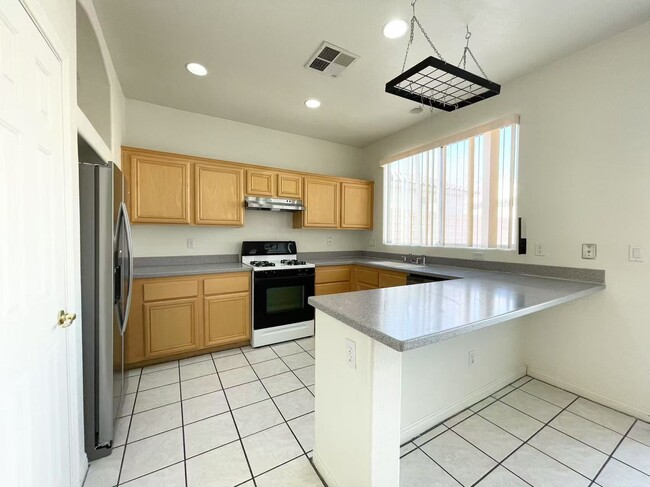 Building Photo - Comfortable  two story single house