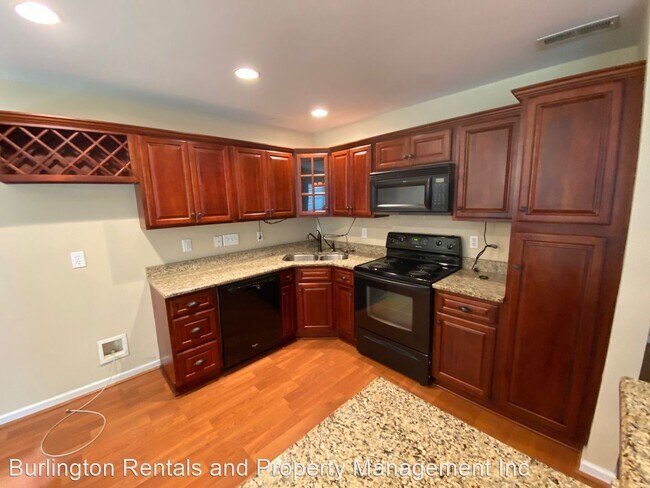 Building Photo - 2 br, 2.5 bath House - 6479 Bellcross Trail