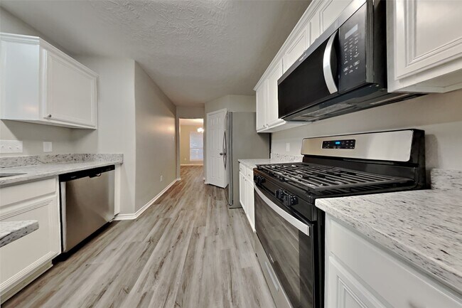 Building Photo - 6723 Carrington Ridge Ln