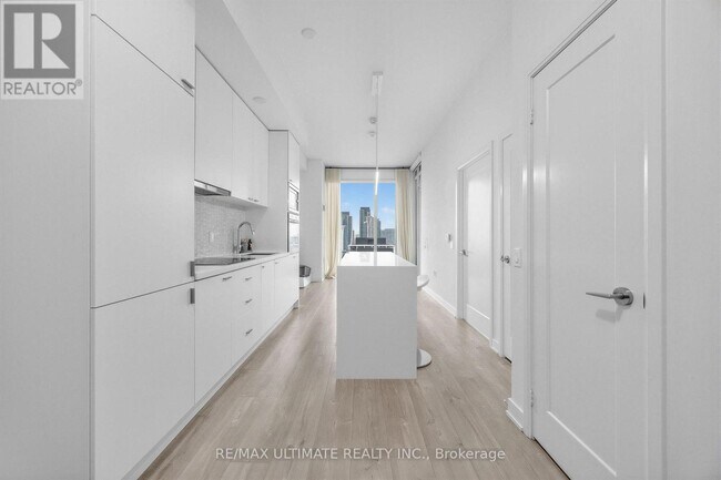 Photo du bâtiment - 27 Bathurst St