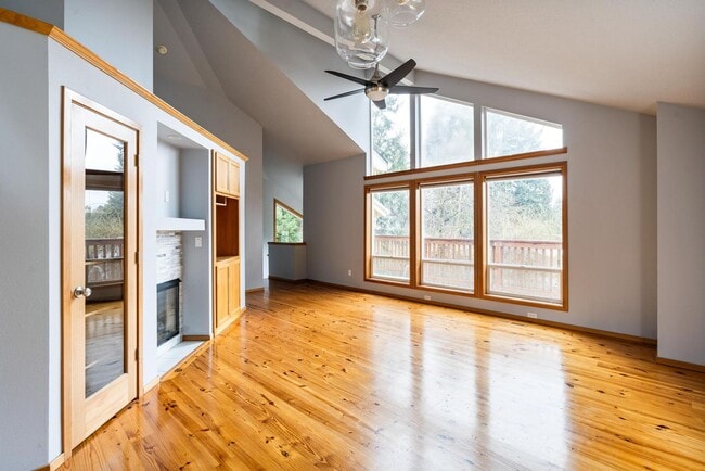 Building Photo - Forested, updated 3-bdr/2-bath contemporar...