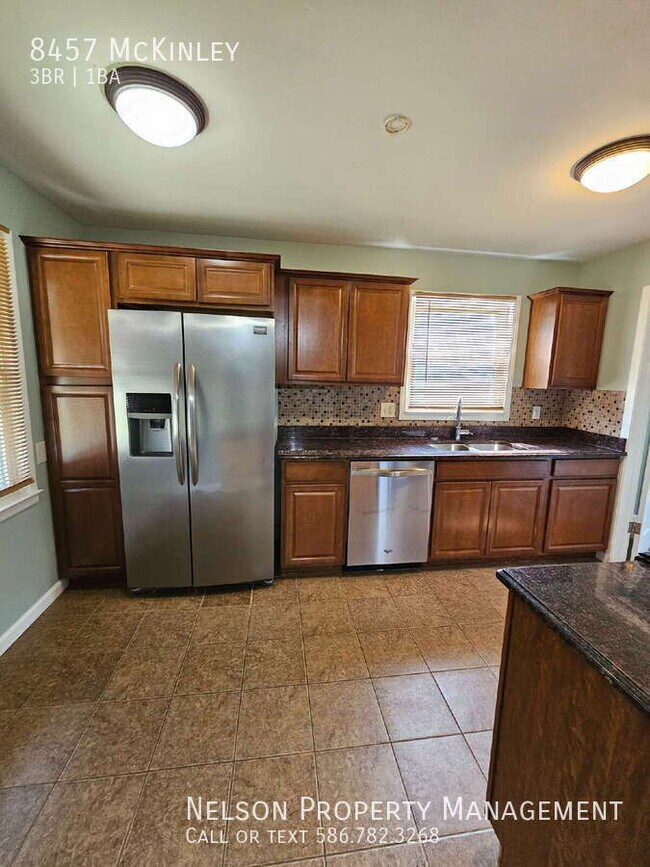 Foto del edificio - 8457 McKinley-