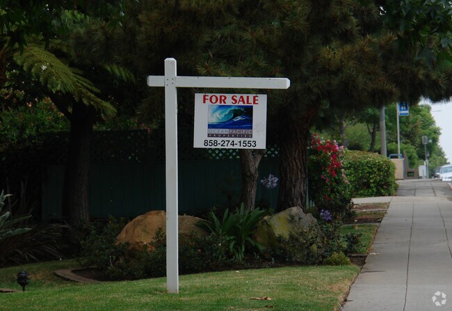  - 2123 Garnet Ave