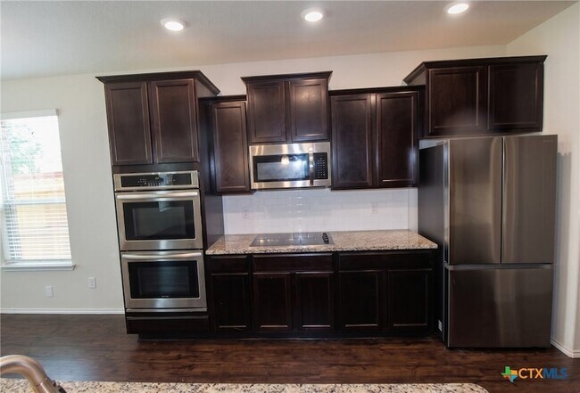 Foto del edificio - 1202 Stonewall Ridge