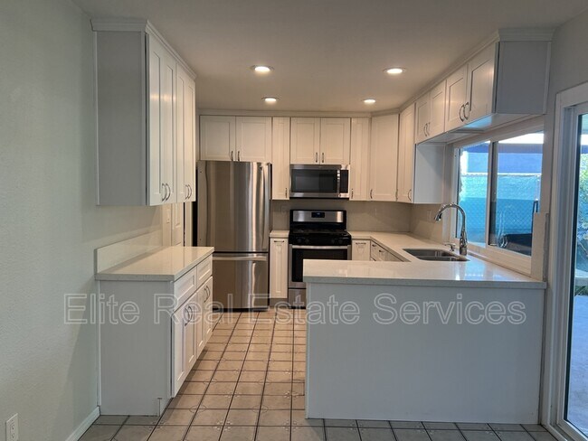 Foto del edificio - 887 Hawaii Ave