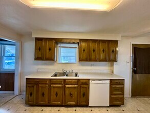 Building Photo - 110 W Chartes St