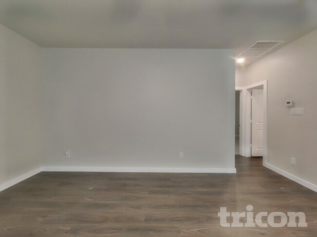 Foto del edificio - 5163 Klein Orchard Dr