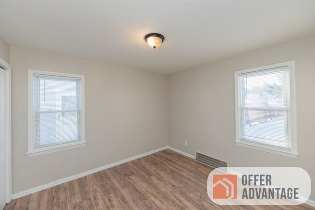 Foto del edificio - 2807 Grovewood Ave