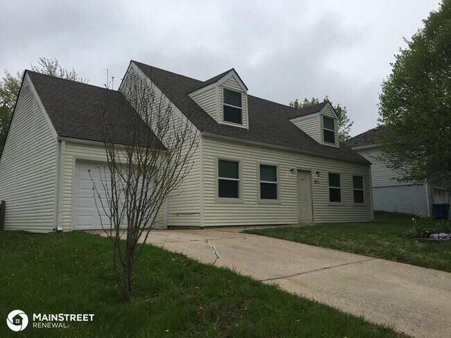 Building Photo - 801 N Sioux Ave, Independence, MO 64056