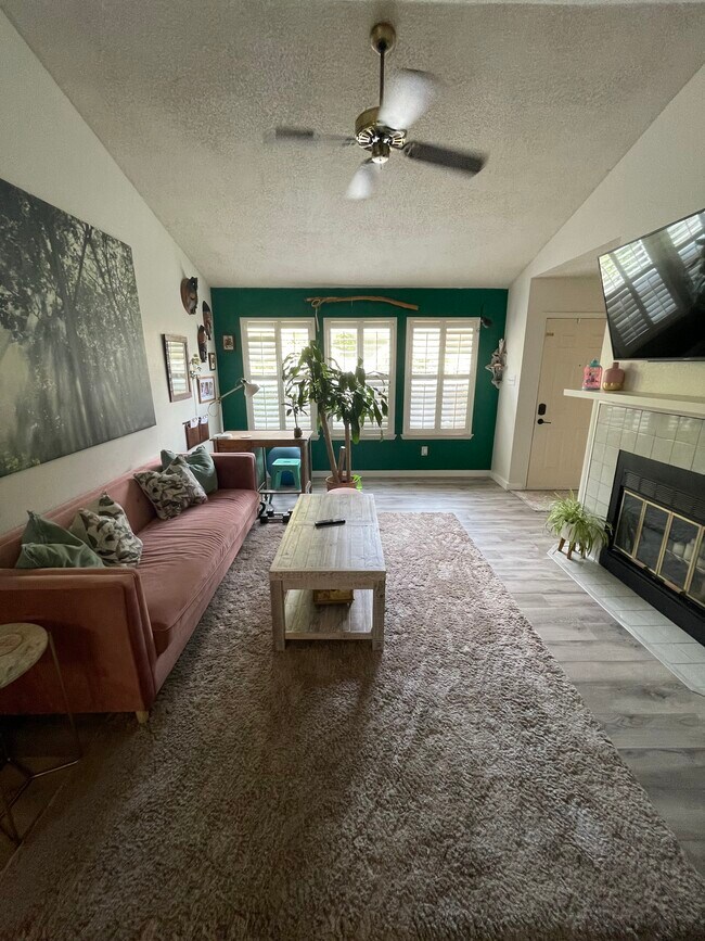 Foto del edificio - 14419 Tiffer Ln