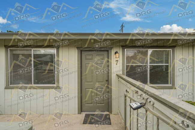 Foto del edificio - 1229 W Roseburg Ave
