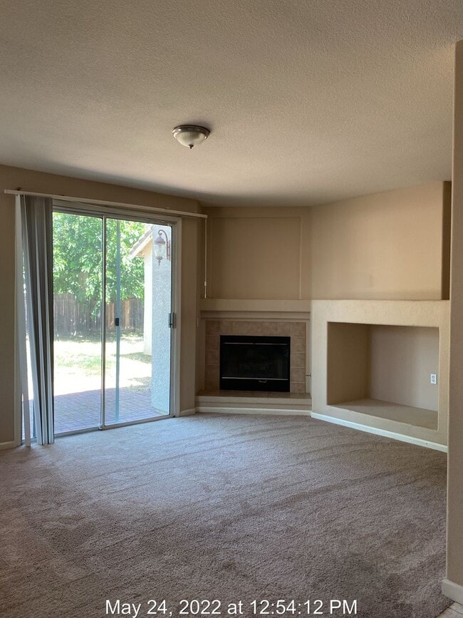 Building Photo - Large Corner Lot