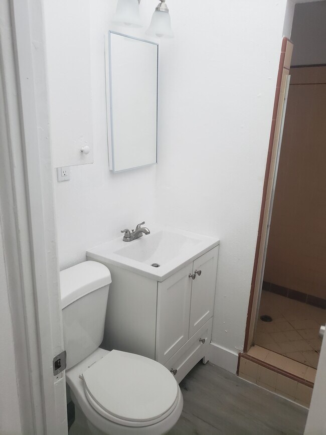 1466 Alamitos Ave Unit 1466 Half, Long Beach, CA 90813 Apartments 1466 Alamitos Ave Long Beach