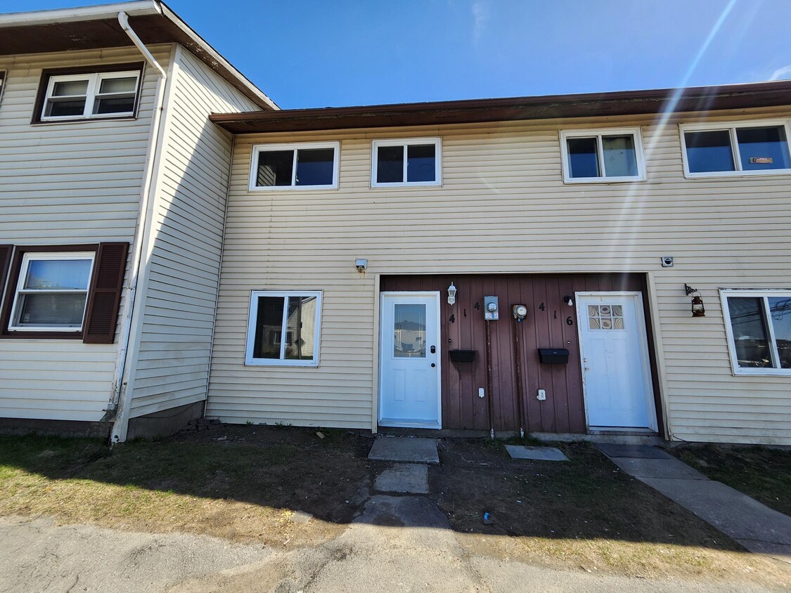 Primary Photo - 414 Highmeadow Dr