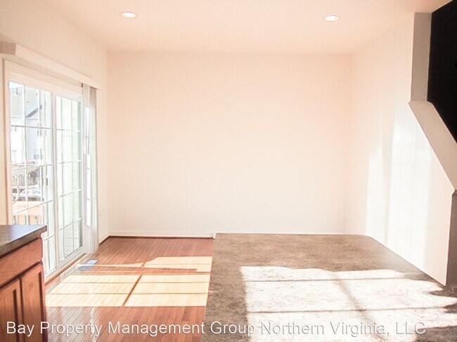 Foto del edificio - 3 br, 3.5 bath House - 8121 HARD SHALE ROAD