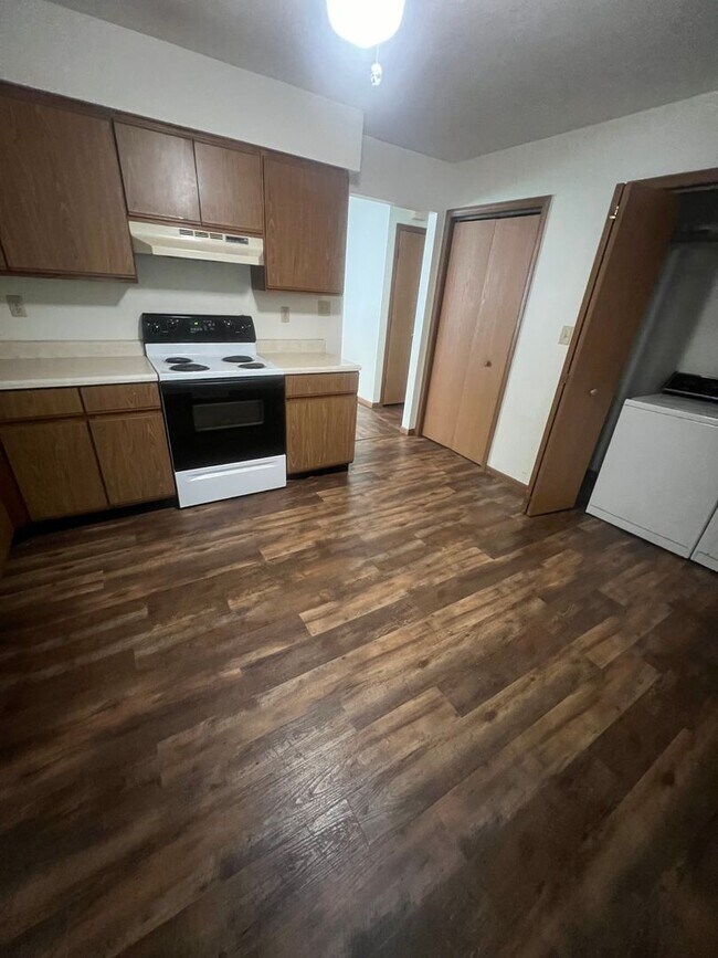 Foto del edificio - 5256 Carlton Dr