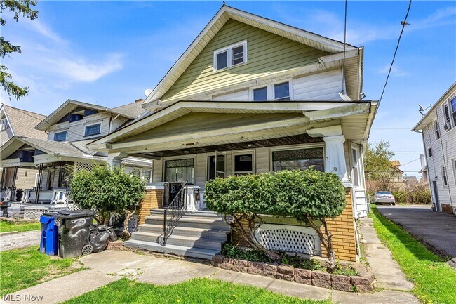 Building Photo - 2211 W 101st St