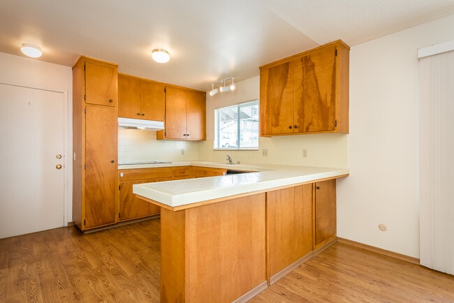 Building Photo - 3 bedroom house on large lot