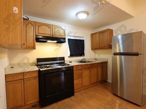 Building Photo - 1402 Lusitana St