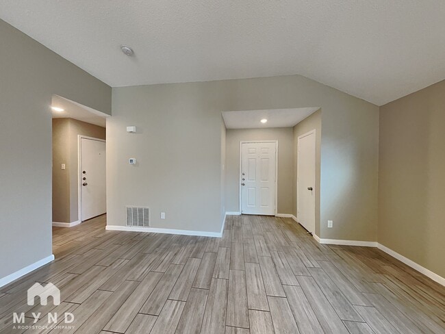 Building Photo - 1224 Mockingbird Dr