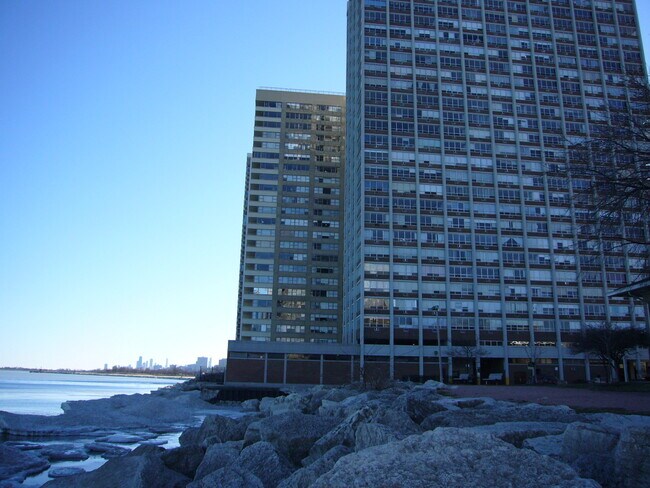 Foto del edificio - 6171 N Sheridan Rd